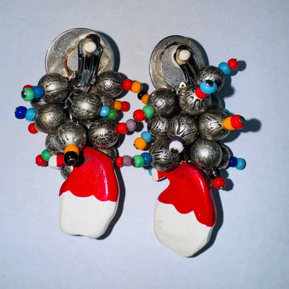 VINTAGE SILVER-TONED CHUNKY CHRISTMAS SANTA CLAUS FACE EARRINGS 80s STYLE